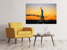 Load image into Gallery viewer, Canvas print Statue of Liberty in the evening light
