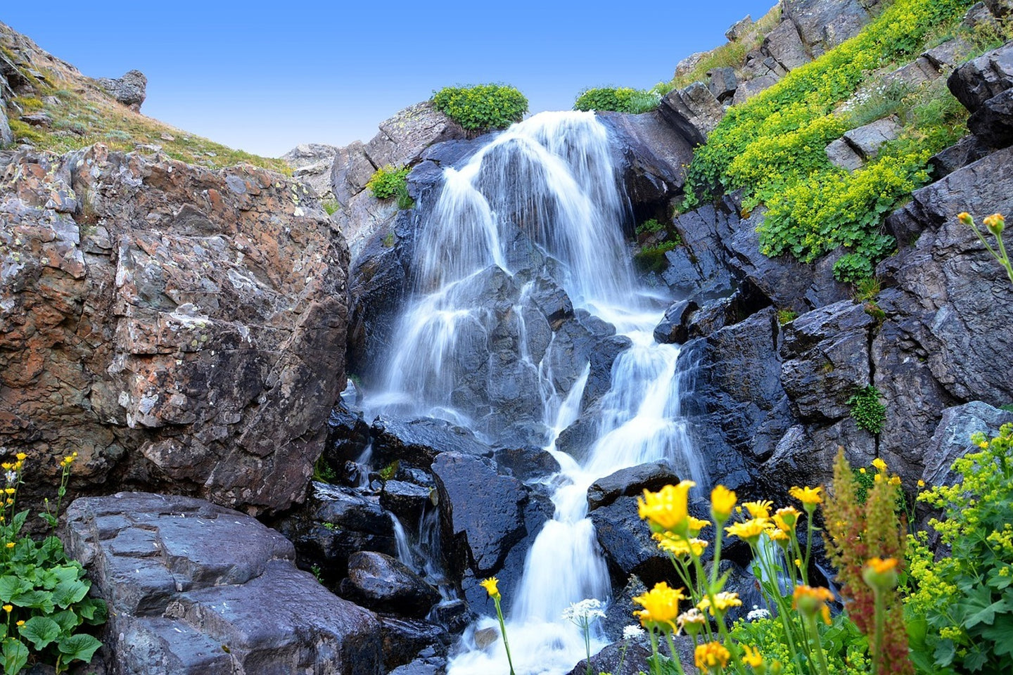 Photo Wallpaper Moving waterfall
