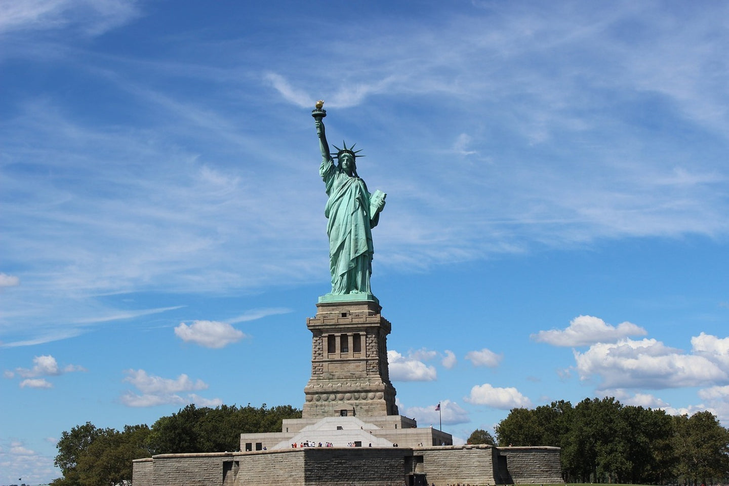 Photo Wallpaper View of the Statue of Liberty