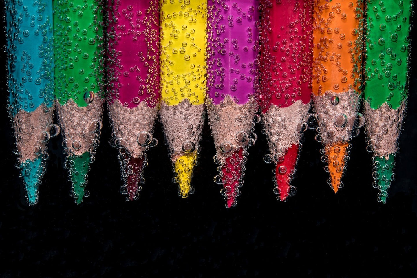 Photo Wallpaper Crayons in the water