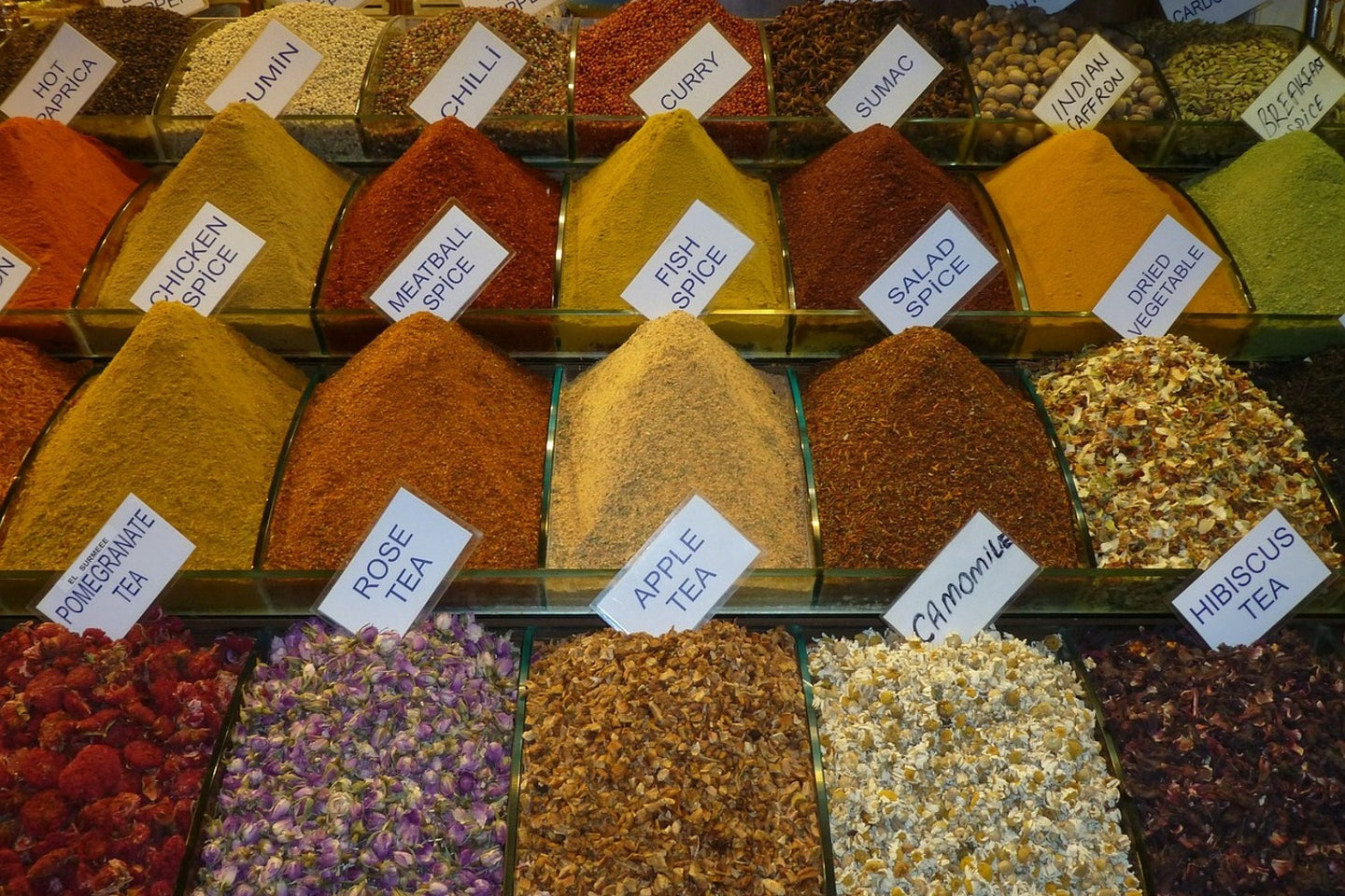 Photo Wallpaper Spices in the market