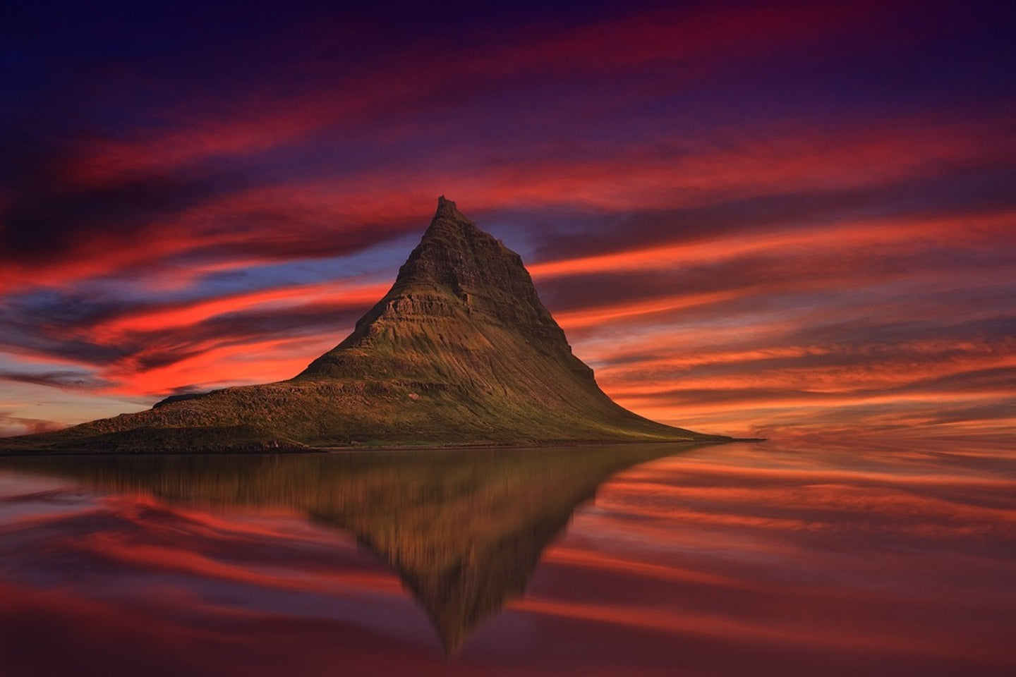 Photo Wallpaper Kirkjufell at sunset
