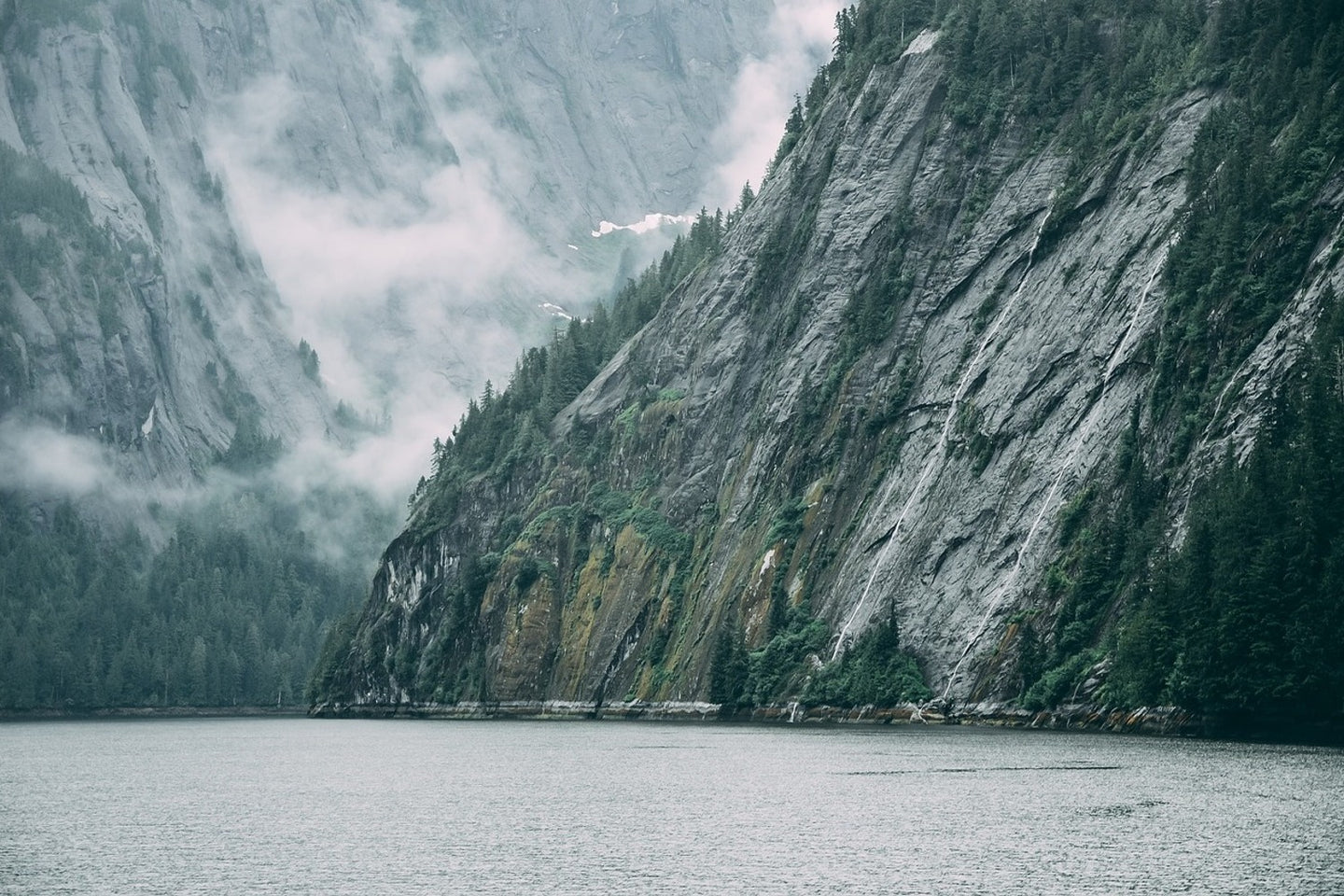 Photo Wallpaper Mysterious mood in the mountains