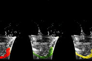 Photo Wallpaper Splashing water glasses