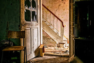 Photo Wallpaper Crumbled stairs